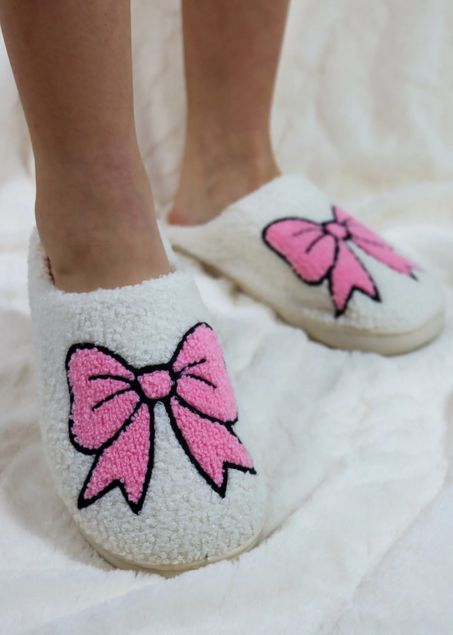 Bowknot Fuzzy Slip-on Slippers ★ Pink & White