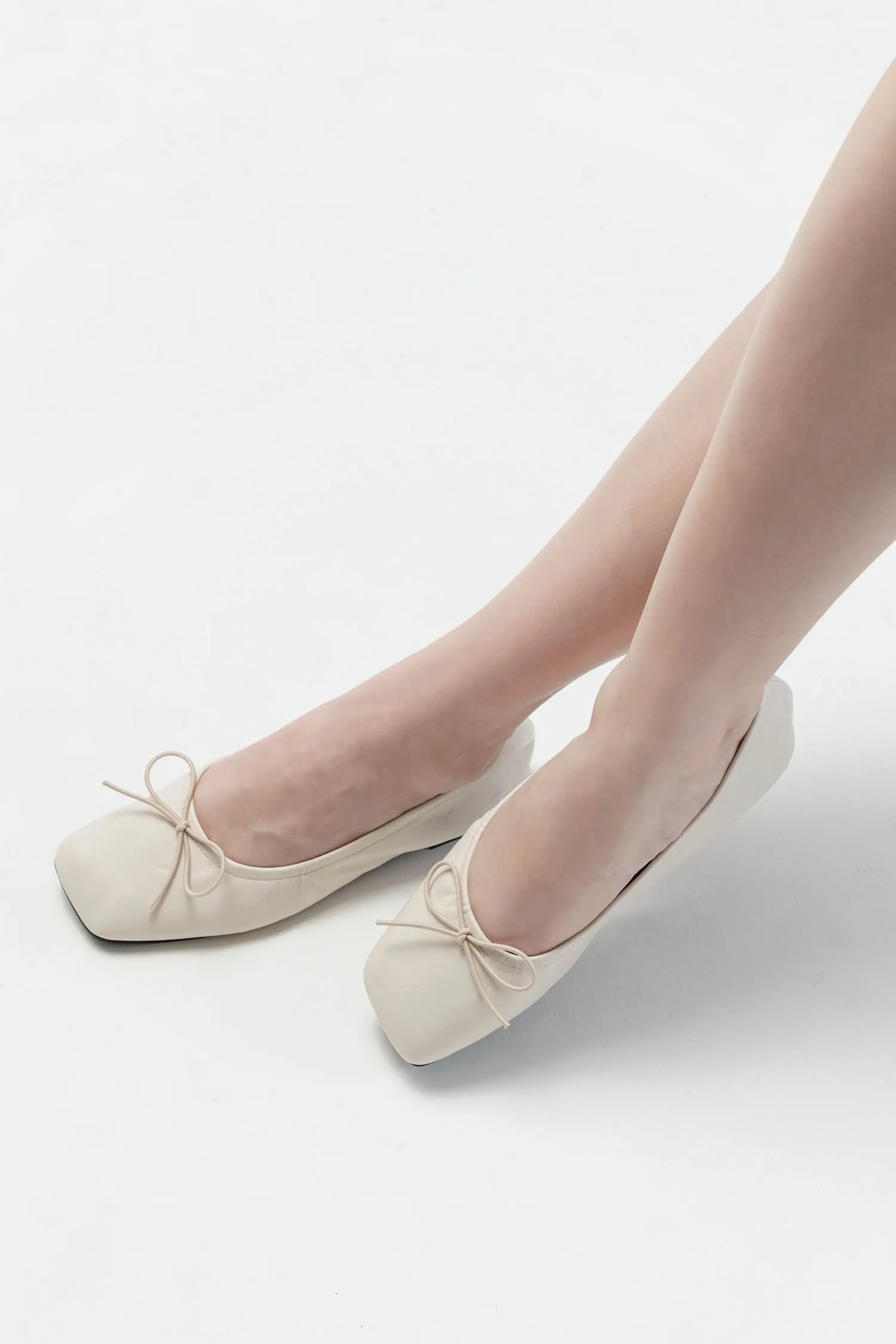 Ephyra Ballet Flats In Ivory