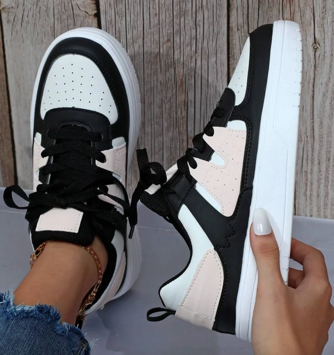 SOFT SNEAKS - Stylish and comfortable sneakers in a unique design